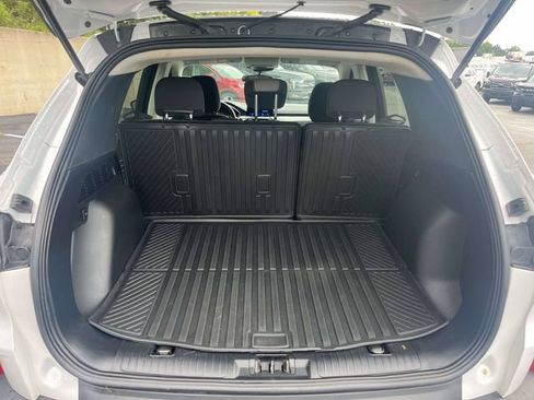 Used 2021 Ford Escape SE FWD image 12