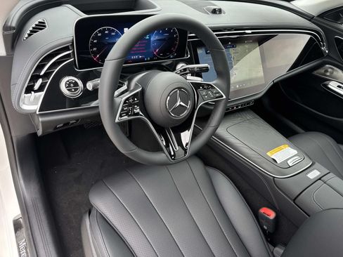 New 2026 Mercedes-Benz E 350 4MATIC Sedan image 10