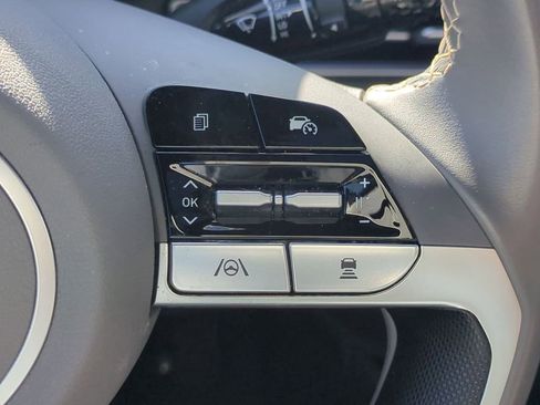 Used 2025 Hyundai Elantra SEL FWD image 21