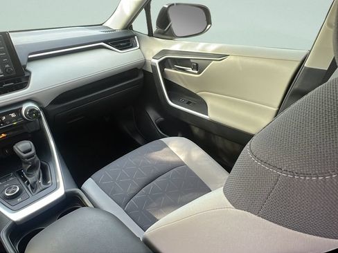 Used 2020 Toyota RAV4 XLE w/ Convenience Package AWD/4WD image 14