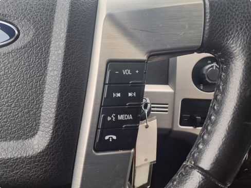 Used 2014 Ford F150 Platinum image 22