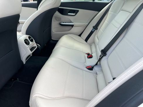 Used 2025 Mercedes-Benz C 300 Sedan image 23