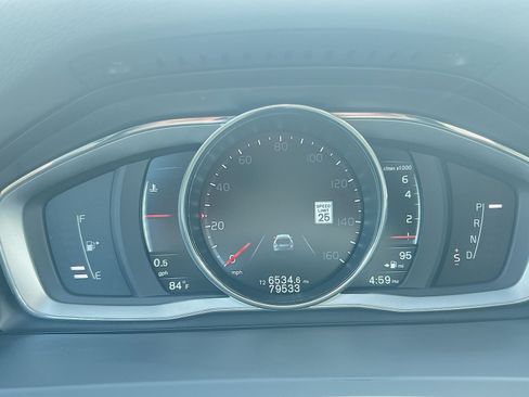 Used 2016 Volvo V60 T5 Platinum w/ Climate Package FWD image 17