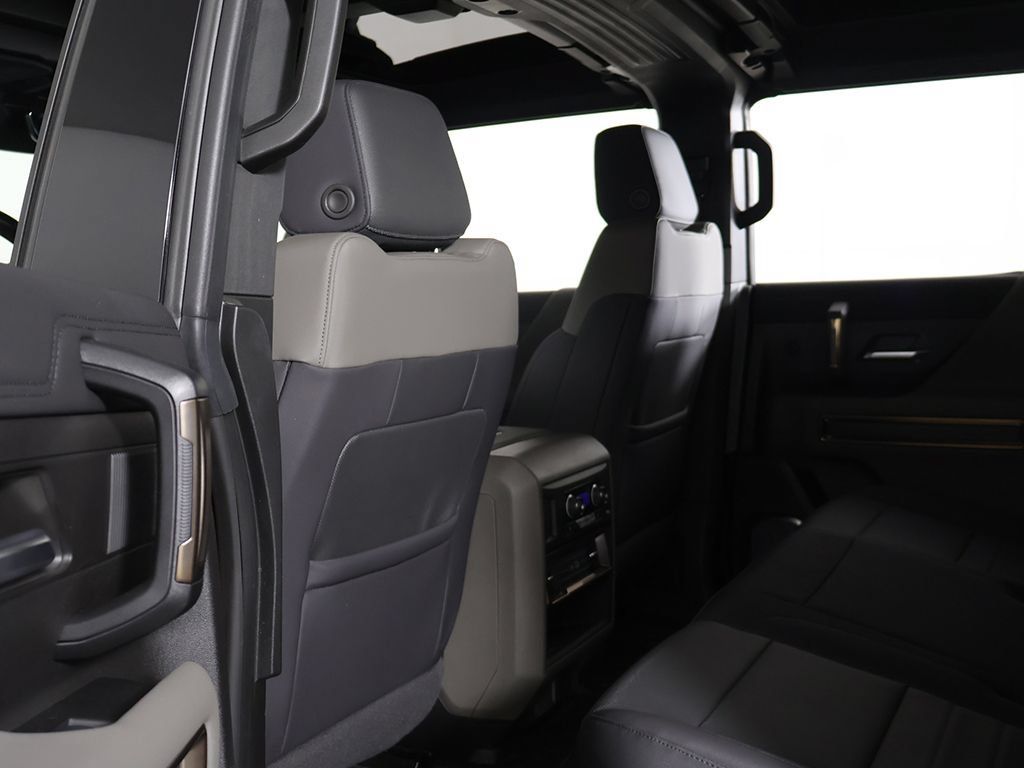 Used 2025 GMC Hummer EV 2X w/ Extreme Off-Road Package AWD/4WD image 35