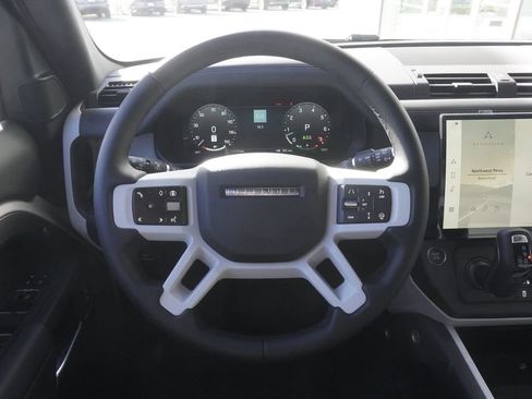 New 2026 Land Rover Defender 110 X-Dynamic SE image 10