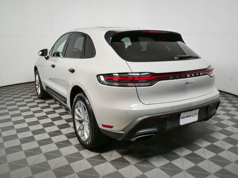 Used 2022 Porsche Macan AWD/4WD image 3