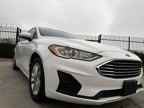 Used 2020 Ford Fusion SE image 42