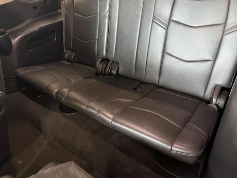 Used 2018 Cadillac Escalade ESV Luxury image 21