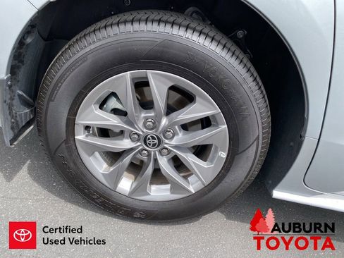 Certified 2025 Toyota Sienna XLE AWD/4WD image 11