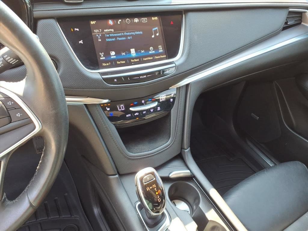 Used 2017 Cadillac XT5 Premium Luxury w/ Driver Assist Package AWD/4WD image 34