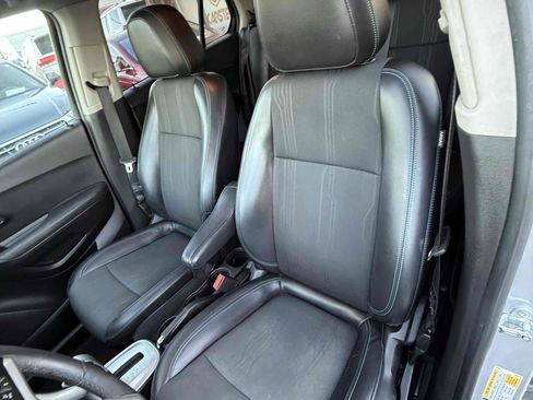 Used 2015 Chevrolet Trax LT w/ LT Sun and Sound Package image 77