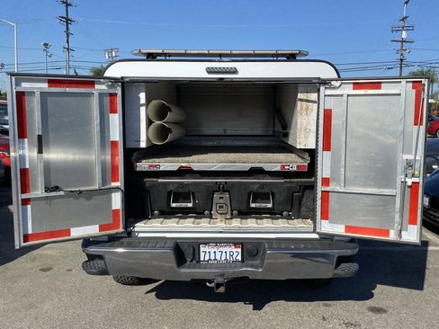 Used 2018 Chevrolet Silverado 1500 LT w/ Trailering Package image 19