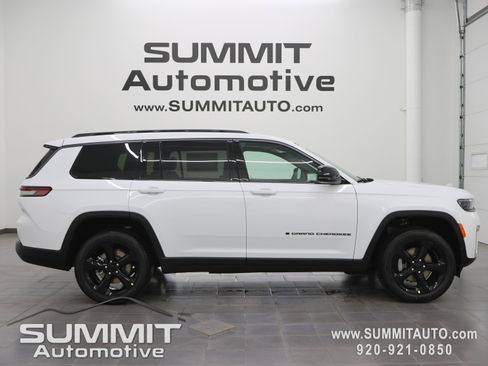 New 2026 Jeep Grand Cherokee L Limited image 1