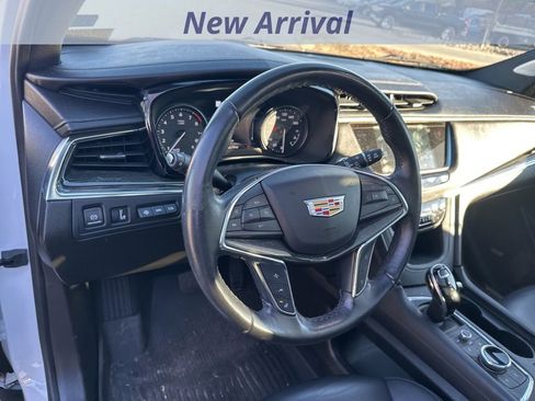 Used 2021 Cadillac XT5 Premium Luxury image 13