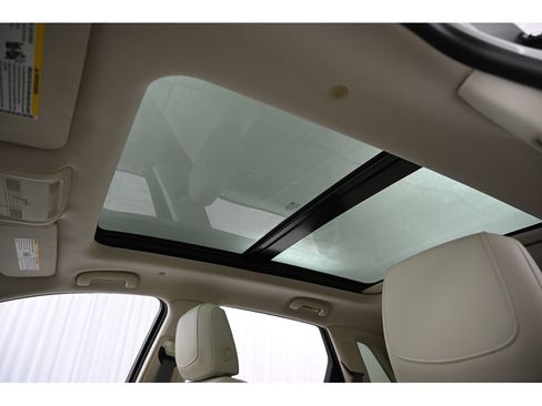 Used 2022 Cadillac XT5 Premium Luxury w/ Technology Package image 11