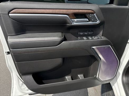 Certified 2023 Chevrolet Silverado 1500 High Country w/ Technology Package AWD/4WD image 11