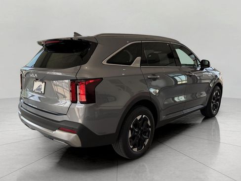 Used 2024 Kia Sorento S w/ Panoramic Sunroof Package FWD image 13