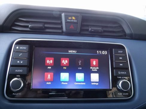 Used 2025 Nissan Versa SV w/ Trunk Package image 19