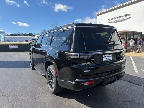 New 2026 Jeep Grand Wagoneer 4WD image 9