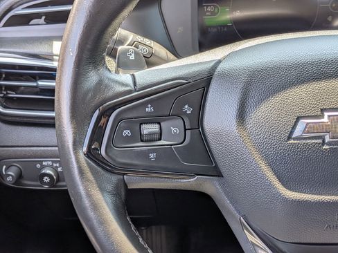 Used 2022 Chevrolet Bolt EUV LT w/ Convenience Package FWD image 15