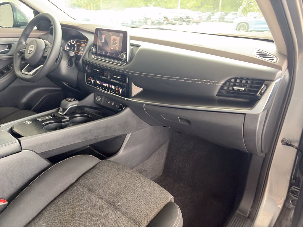 Used 2023 Nissan Rogue SV FWD image 26