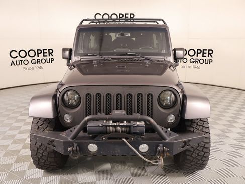 Used 2014 Jeep Wrangler Unlimited Rubicon w/ Connectivity Group AWD/4WD image 8