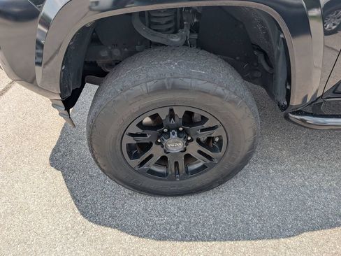Used 2019 Toyota Tacoma SR5 RWD image 6