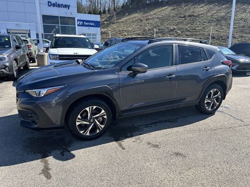 Used 2025 Subaru Crosstrek 2.0i Premium image 24