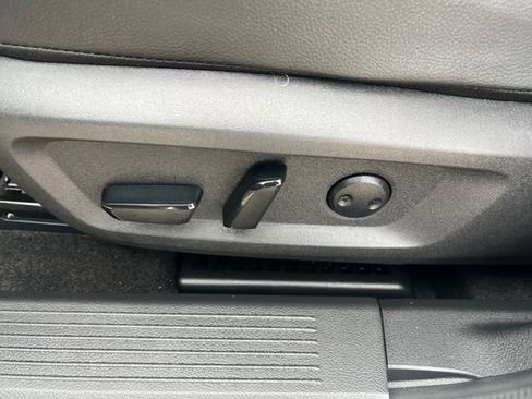 Used 2023 Nissan Rogue SL w/ SL Premium Package image 14