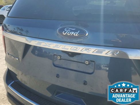 Used 2019 Ford Explorer Platinum image 42