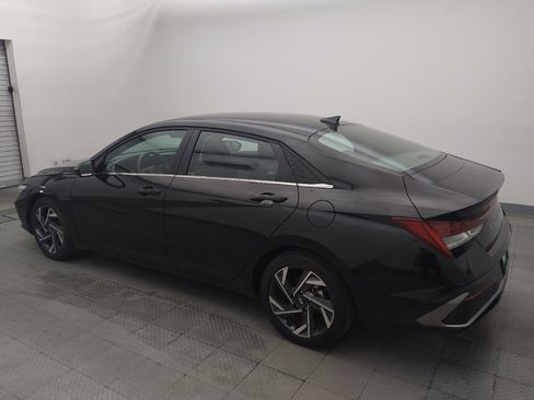 Used 2025 Hyundai Elantra SEL FWD image 3