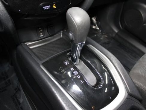 Used 2016 Nissan Rogue S image 11