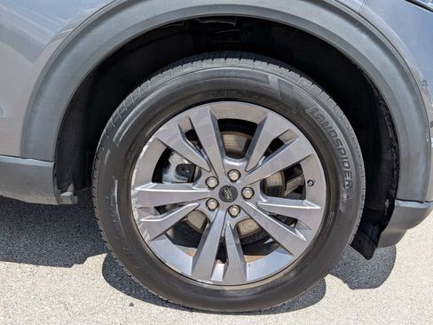 Used 2022 Ford Explorer XLT w/ Equipment Group 202A AWD/4WD image 11