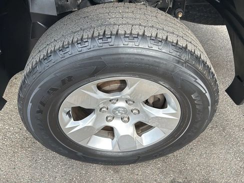Used 2019 RAM 1500 Big Horn AWD/4WD image 9