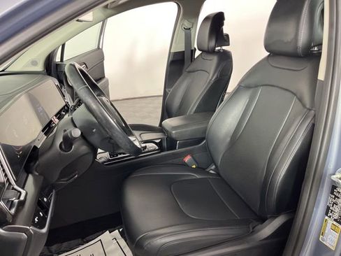 Used 2024 Kia Sportage EX image 19