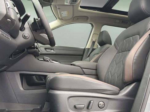 New 2026 Nissan Pathfinder Platinum AWD/4WD image 20