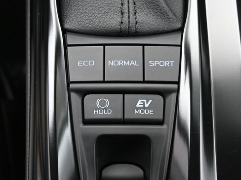 Certified 2025 Toyota Camry SE image 25