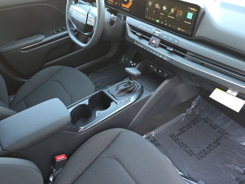 New 2026 Kia K4 LXS image 13