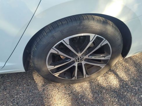 Used 2025 Volkswagen Jetta Sport image 10