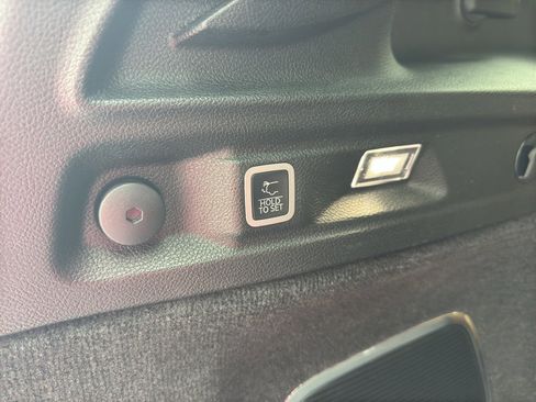 Used 2022 Jeep Grand Cherokee L Summit w/ Luxury Tech Group V image 11