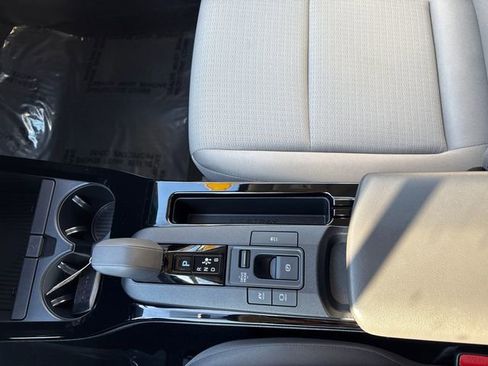 Certified 2025 Toyota Prius LE image 38