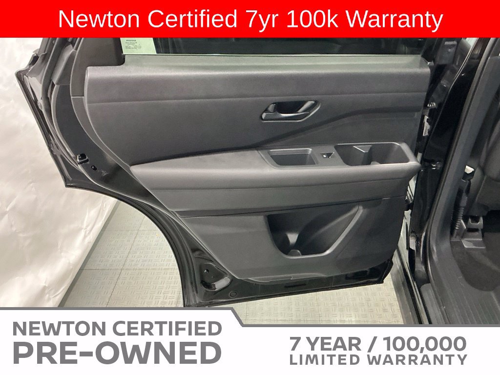 Used 2025 Nissan Pathfinder SV FWD image 39