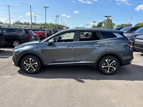 Used 2023 Kia Sportage EX FWD image 3