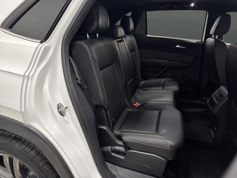 Used 2021 Volkswagen Atlas Cross Sport SE w/ Panoramic Sunroof Package image 30