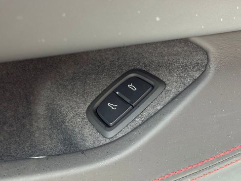 Used 2023 Chevrolet Corvette Stingray Premium Conv w/ Z51 Performance Package image 43