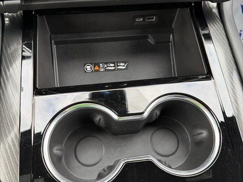 Used 2025 GMC Yukon XL AT4 w/ AT4 Premium Package image 14