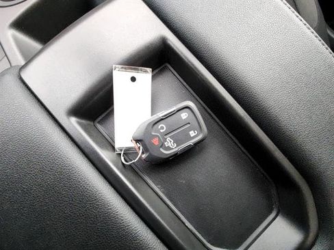 Used 2022 GMC Sierra 2500 SLE w/ SLE Value Package; image 29