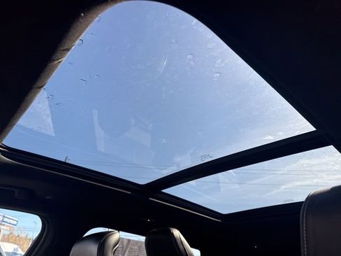 Used 2023 Jeep Grand Cherokee L Overland w/ Advanced Protech Group III image 28