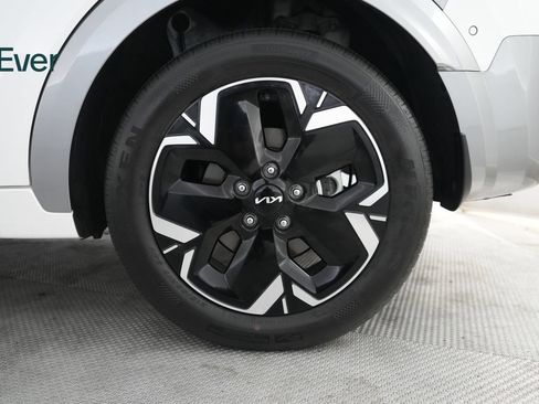 Used 2024 Kia Niro Wave w/ Wave Preserve Package FWD image 9
