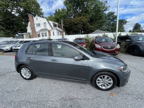 Used 2018 Volkswagen Golf S FWD image 4